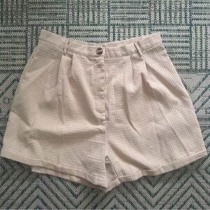 SHEIN Women's Beige Textured Shorts L Pockets Dressy Summer Comfy VGUC